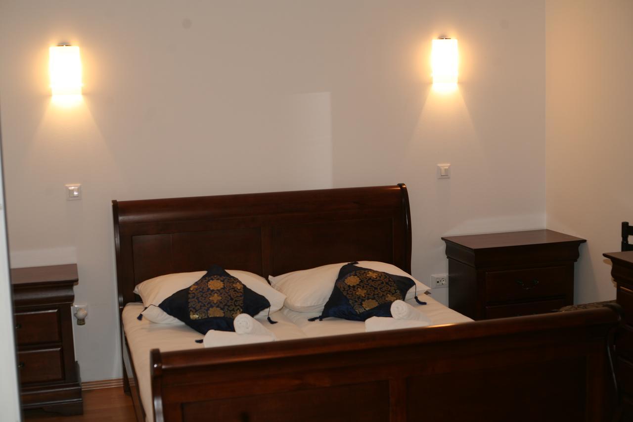 Blue Frog Hotel Hrvace Bagian luar foto